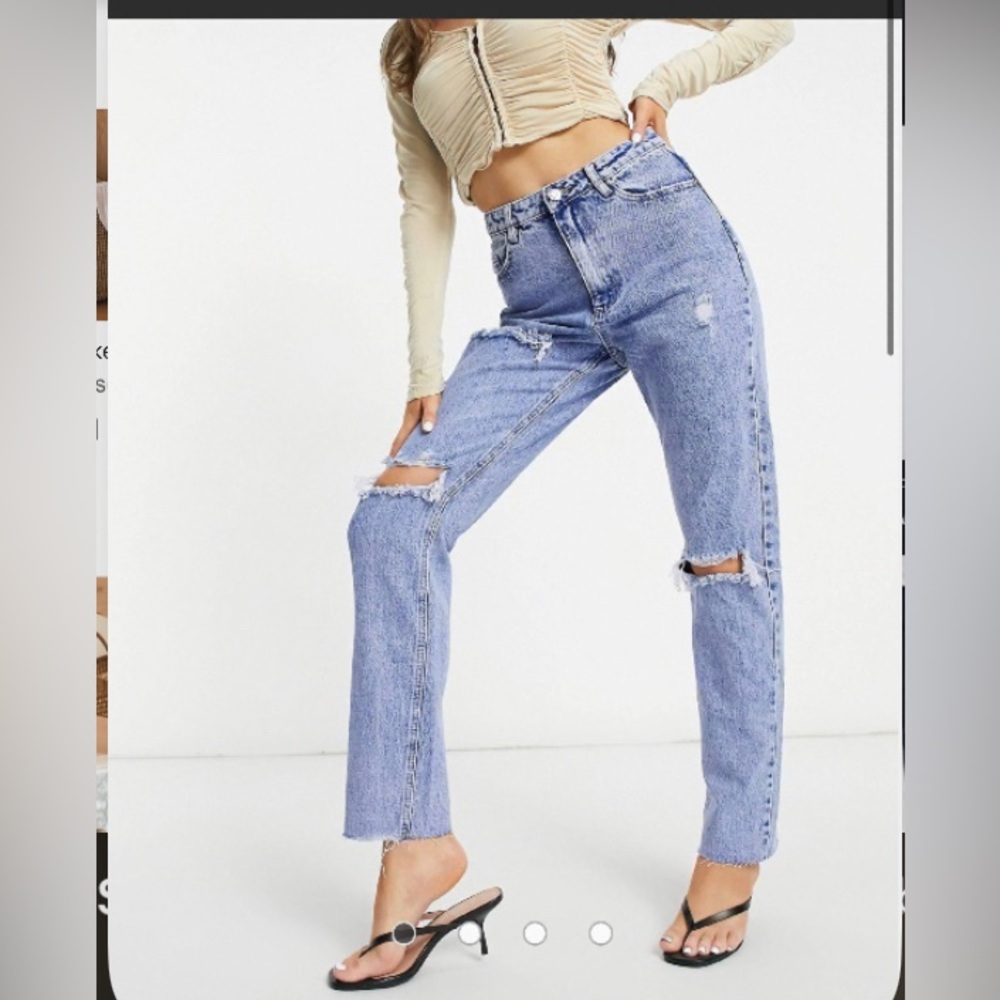 Misguided High Waisted Distressed Straight Leg Jeans  Size 4